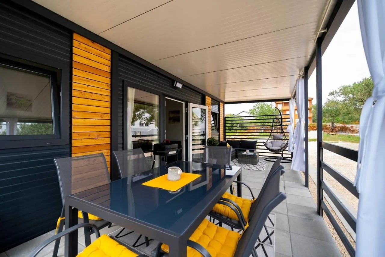 Cosy Modern Mini House 10 By The Sea With Private Terrace In Limoni Camp - Walk To Beach & Local Taverns Sukošan 0*,  Chorwacja