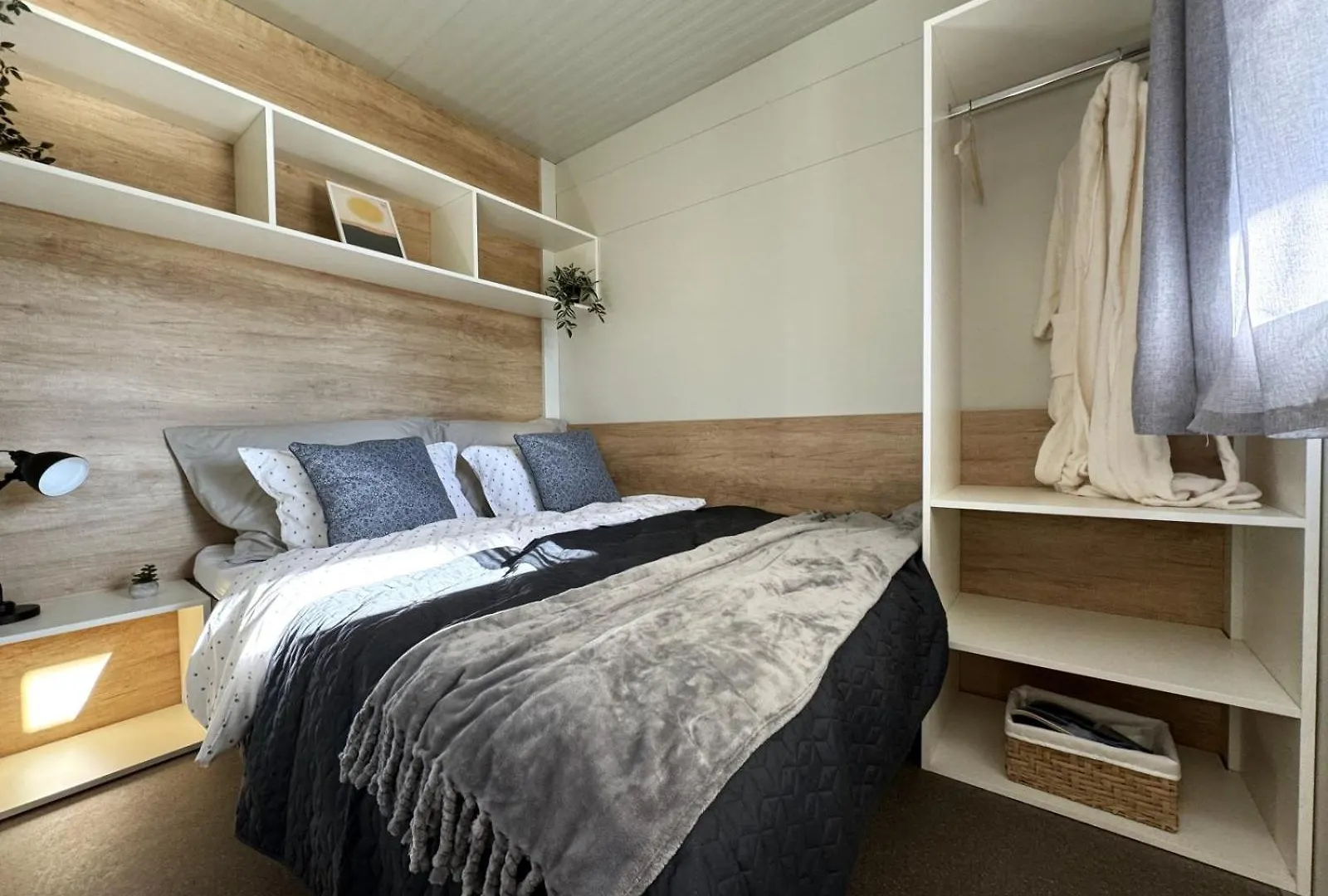 Cosy Modern Mini House 10 By The Sea With Private Terrace In Limoni Camp - Walk To Beach & Local Taverns Sukošan Chorwacja